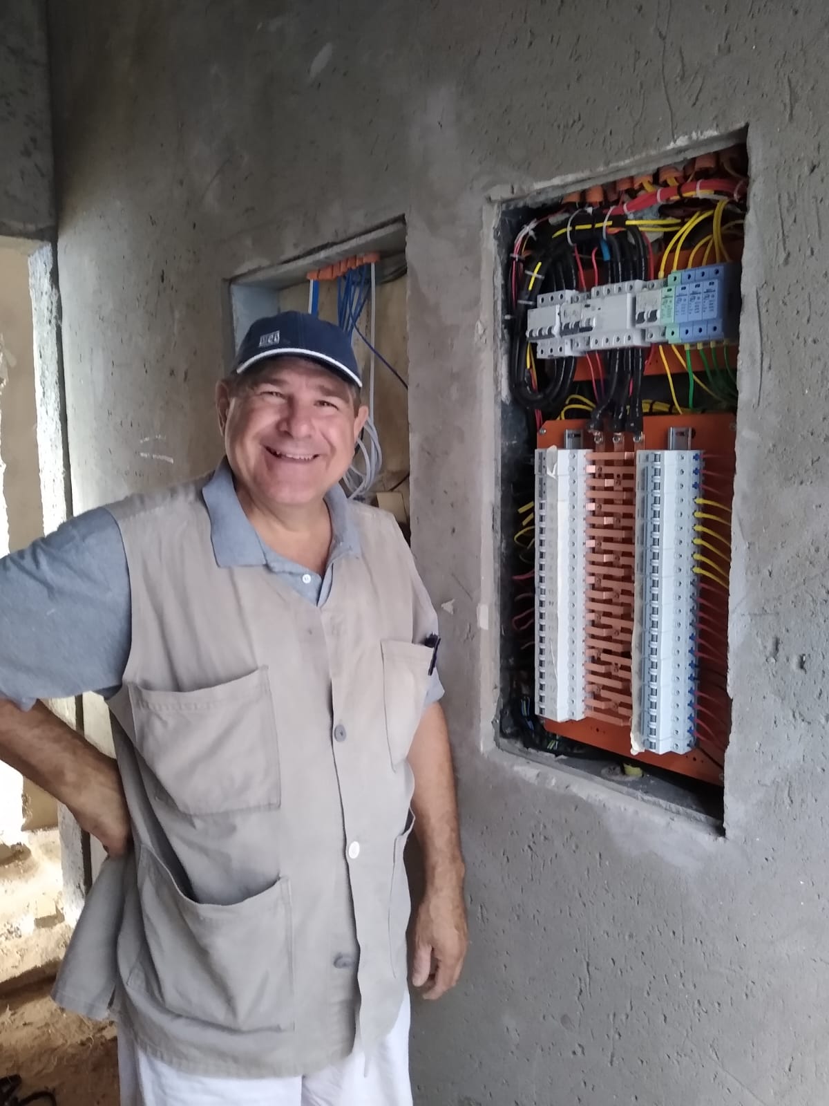 Carlos - Professional Electrician